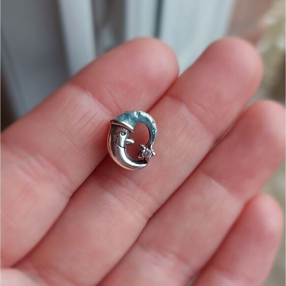 925 Silver Sleepy Moon Charm - Picture 10 of 10